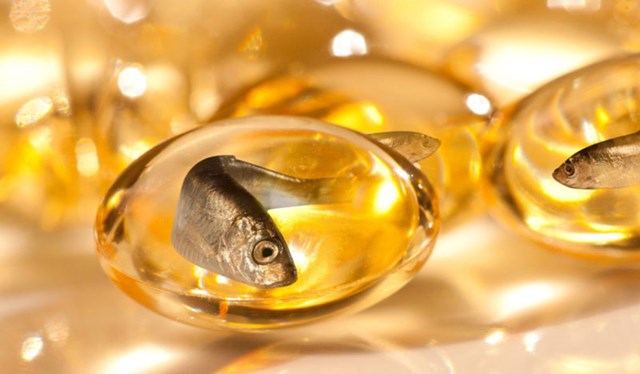 Vi&ecirc;n&nbsp; uống dầu c&aacute; c&oacute; chứa nhiều Omega-3. Ảnh minh họa (nguồn Internet)