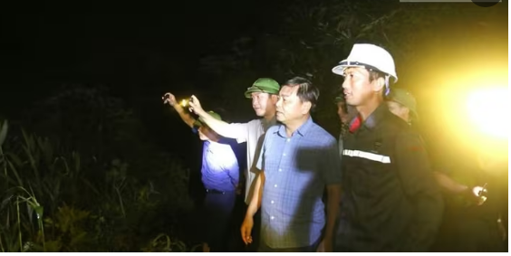 Thứ trưởng Nguyễn Hoàng Hiệp chị đạo công tác ứng phó sự cố tại công trình Thủy điện Bắc Khê 1