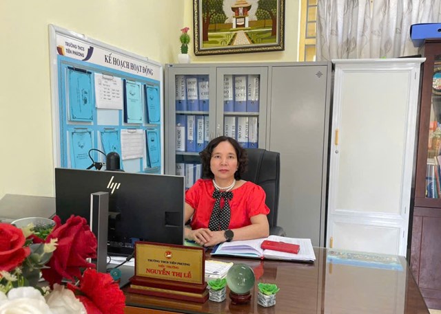 Cô Nguyễn Thị Lễ - Bí thư chị bộ, Hiệu trưởng nhà trường