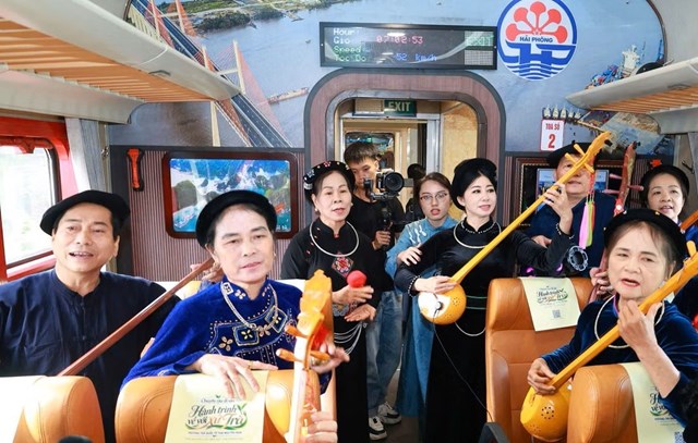 Chuyến tàu Di sản Hà Nội - Thái Nguyên: Hành trình lan tỏa tinh hoa trà Việt - Ảnh 1