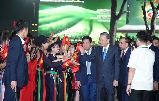 Tổng B&iacute; thư, Chủ tịch nước T&ocirc; L&acirc;m c&ugrave;ng c&aacute;c đại biểu đến dự chương tr&igrave;nh kỷ niệm 195 năm th&agrave;nh lập tỉnh v&agrave; khai mạc Festival Tr&agrave; Quốc tế - Th&aacute;i Nguy&ecirc;n 2026.