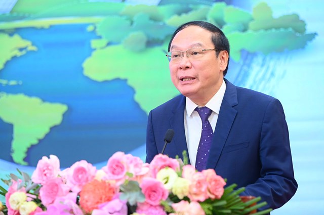 Thứ trưởng Bộ T&agrave;i nguy&ecirc;n v&agrave; M&ocirc;i trường L&ecirc; C&ocirc;ng Th&agrave;nh ph&aacute;t biểu khai mạc Diễn đ&agrave;n "Năng lượng xanh - Th&agrave;nh phố sạch".