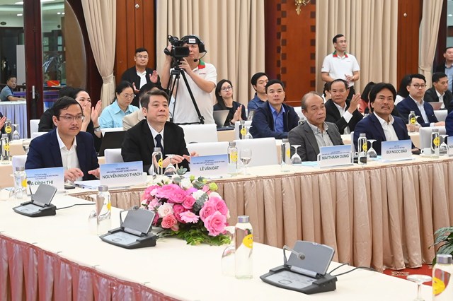 C&aacute;c đại biểu tham dự tại Diễn đ&agrave;n "Năng lượng xanh - Th&agrave;nh phố sạch"